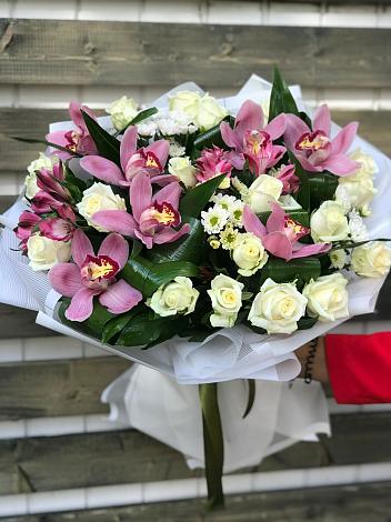 Букет цветов из: Розы и Хризантемы в Вартемяги