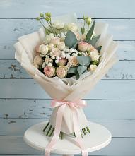 Букет цветов из:  Розы и Лизиантусы в Вартемяги
