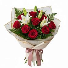 Букет цветов из:  Лилии и Розы в Вартемяги