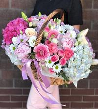 Цветочная композиция из Розы, Хризантемы, Пионы и Лизиантусы в корзине #REPLACE_PRED# Вартемяги