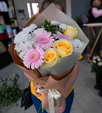 Букет цветов из:  Герберы, Розы и Хризантемы в Вартемяги