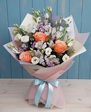 Букет цветов из:  Лизиантусы, Розы, Альстромерии и Гипсофила в Вартемяги