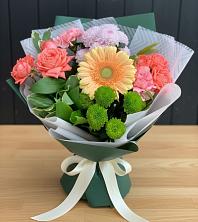 Букет цветов из:  Гвоздики, Розы, Герберы и Хризантемы в Вартемяги