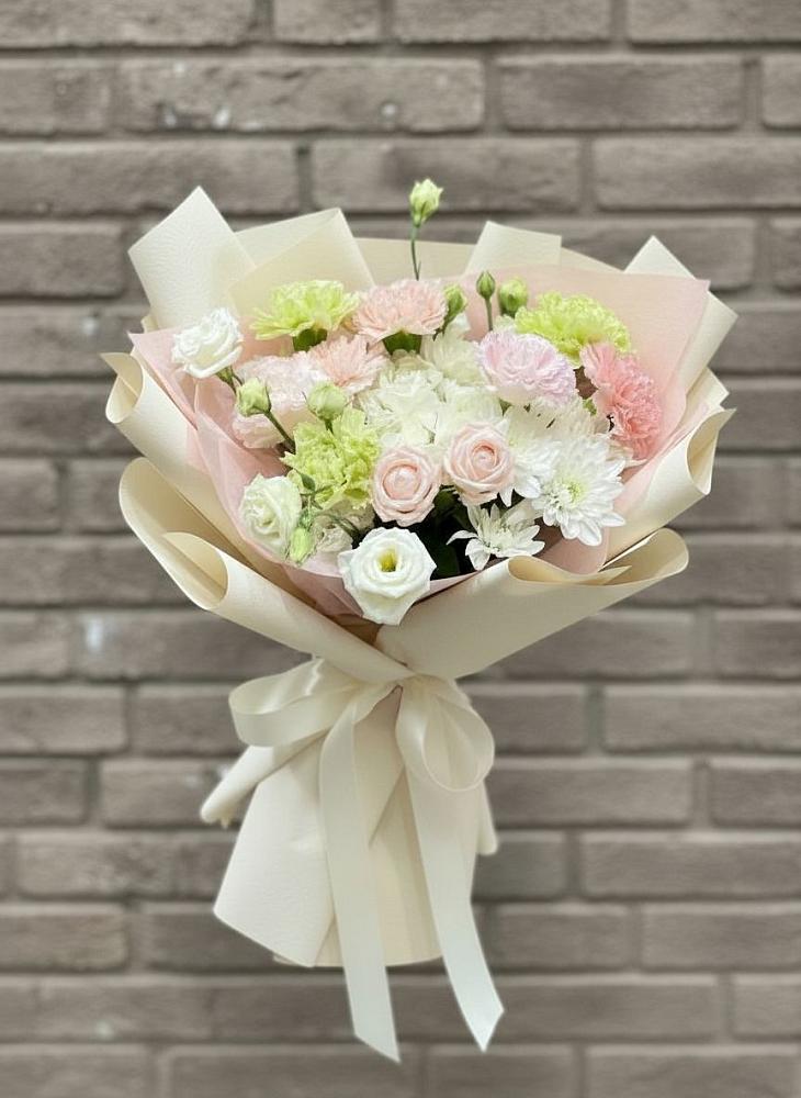 Букет цветов из: Гвоздики, Розы, Лизиантусы и Хризантемы в Вартемяги