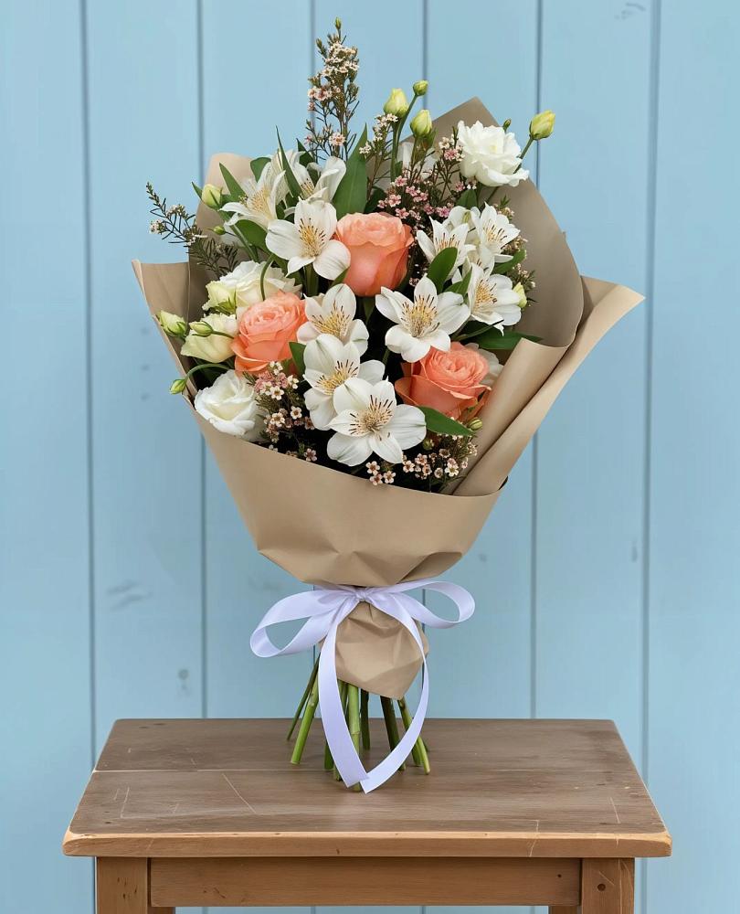 Букет цветов из: Альстромерии, Лизиантусы, Розы и Хризантемы в Вартемяги