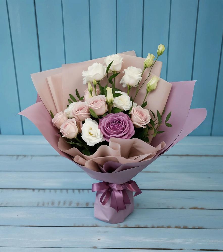 Букет цветов из: Розы и Лизиантусы в Вартемяги